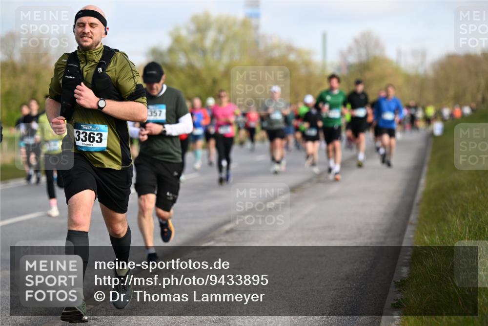 12.04.2026 - 45. Internationalen Wilhelmsburger Insellauf Dr. Thomas Lammeyer http://msf.ph/oto/9433895 12.04.2026 09:19:33 Laufen 3363, 357 meine-sportfotos.de