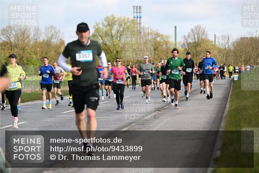 12.04.2026 - 45. Internationalen Wilhelmsburger Insellauf Dr. Thomas Lammeyer http://msf.ph/oto/9433899 12.04.2026 09:19:34 Laufen 5325, 4185, 3357, 5598, 3855, 4943, 3978, 3680, 4181, 2206 meine-sportfotos.de