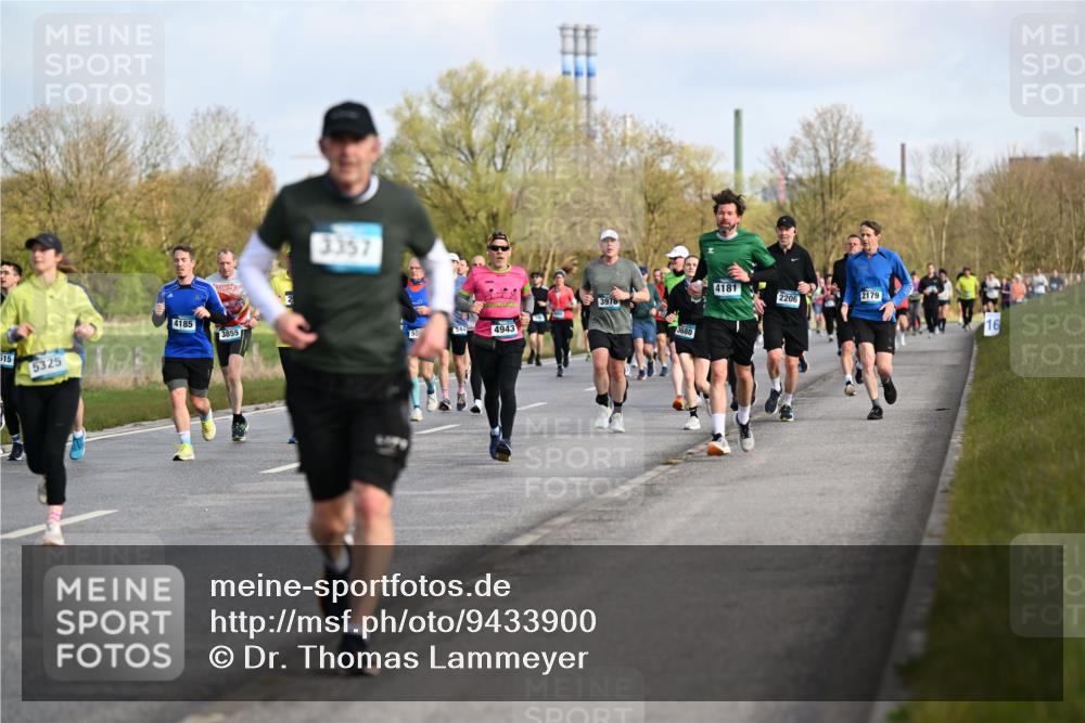 12.04.2026 - 45. Internationalen Wilhelmsburger Insellauf Dr. Thomas Lammeyer http://msf.ph/oto/9433900 12.04.2026 09:19:34 Laufen 515, 5325, 4185, 3855, 3357, 544, 4943, 3978, 3680, 4181, 2179, 2206, 16 meine-sportfotos.de