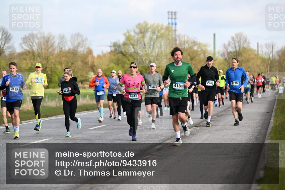 12.04.2026 - 45. Internationalen Wilhelmsburger Insellauf Dr. Thomas Lammeyer http://msf.ph/oto/9433916 12.04.2026 09:19:37 Laufen 38, 4185, 2921, 5726, 3978, 5598, 4943, 4181, 2206, 2179, 16 meine-sportfotos.de