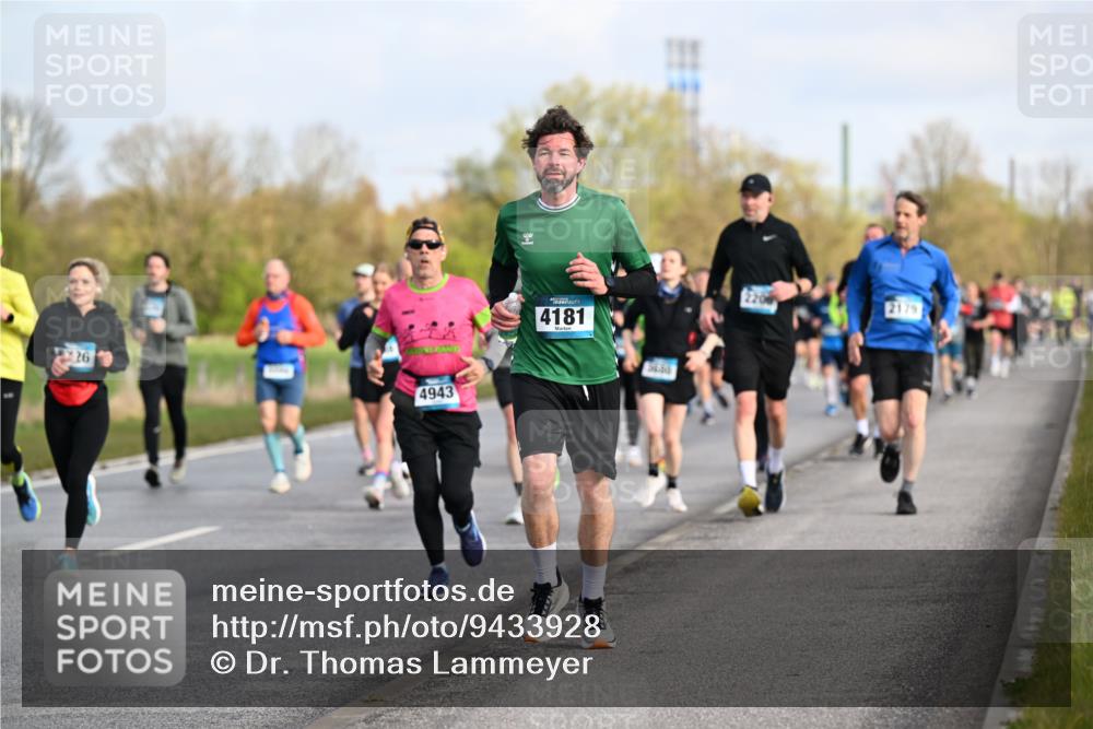 12.04.2026 - 45. Internationalen Wilhelmsburger Insellauf Dr. Thomas Lammeyer http://msf.ph/oto/9433928 12.04.2026 09:19:39 Laufen 26, 4943, 4181, 2179 meine-sportfotos.de