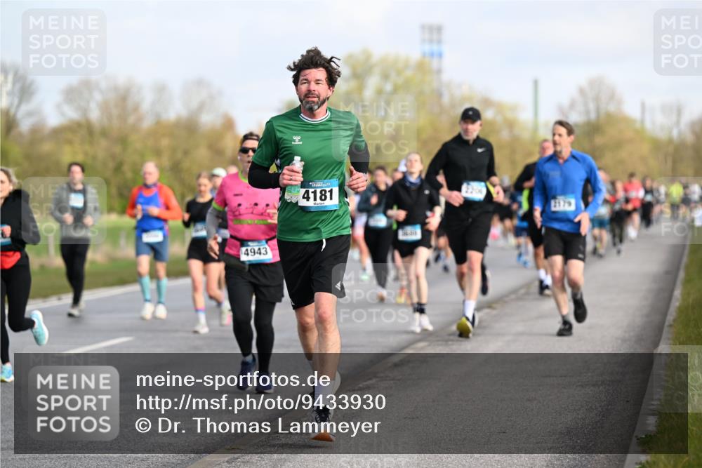 12.04.2026 - 45. Internationalen Wilhelmsburger Insellauf Dr. Thomas Lammeyer http://msf.ph/oto/9433930 12.04.2026 09:19:39 Laufen 4943, 4181 meine-sportfotos.de