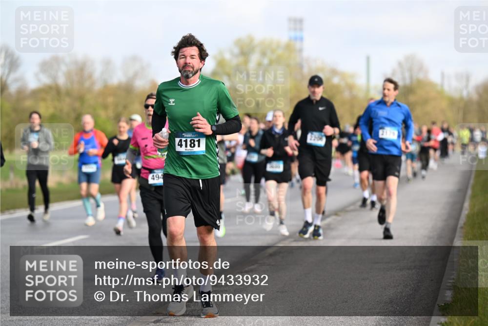 12.04.2026 - 45. Internationalen Wilhelmsburger Insellauf Dr. Thomas Lammeyer http://msf.ph/oto/9433932 12.04.2026 09:19:39 Laufen 494, 4181 meine-sportfotos.de