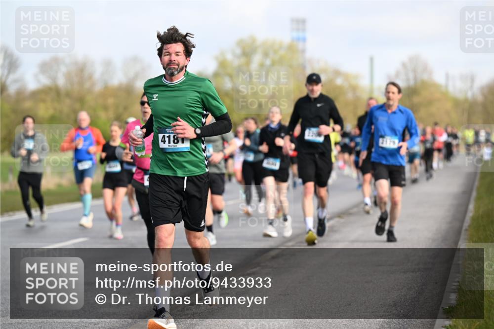 12.04.2026 - 45. Internationalen Wilhelmsburger Insellauf Dr. Thomas Lammeyer http://msf.ph/oto/9433933 12.04.2026 09:19:39 Laufen 418, 2179 meine-sportfotos.de