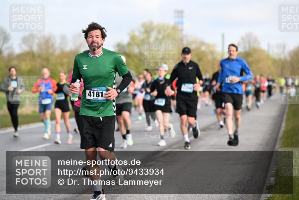 12.04.2026 - 45. Internationalen Wilhelmsburger Insellauf Dr. Thomas Lammeyer http://msf.ph/oto/9433934 12.04.2026 09:19:39 Laufen 4181 meine-sportfotos.de