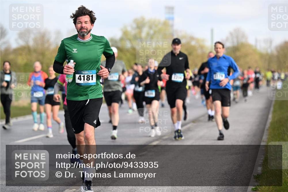 12.04.2026 - 45. Internationalen Wilhelmsburger Insellauf Dr. Thomas Lammeyer http://msf.ph/oto/9433935 12.04.2026 09:19:40 Laufen 96, 4181, 2176 meine-sportfotos.de