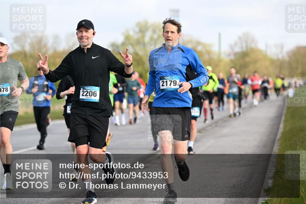 12.04.2026 - 45. Internationalen Wilhelmsburger Insellauf Dr. Thomas Lammeyer http://msf.ph/oto/9433953 12.04.2026 09:19:43 Laufen 978, 2206, 2179 meine-sportfotos.de