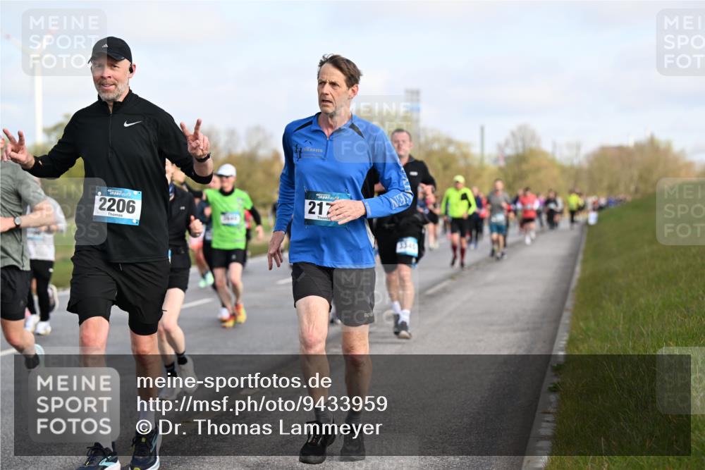 12.04.2026 - 45. Internationalen Wilhelmsburger Insellauf Dr. Thomas Lammeyer http://msf.ph/oto/9433959 12.04.2026 09:19:44 Laufen 2206, 217, 3341 meine-sportfotos.de