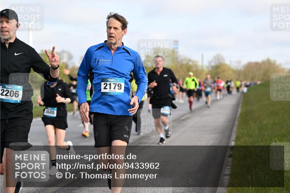 12.04.2026 - 45. Internationalen Wilhelmsburger Insellauf Dr. Thomas Lammeyer http://msf.ph/oto/9433962 12.04.2026 09:19:44 Laufen 2206, 2179, 3680 meine-sportfotos.de