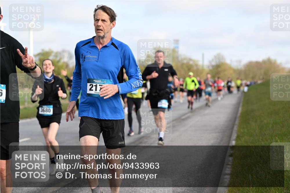 12.04.2026 - 45. Internationalen Wilhelmsburger Insellauf Dr. Thomas Lammeyer http://msf.ph/oto/9433963 12.04.2026 09:19:45 Laufen 3680, 217 meine-sportfotos.de