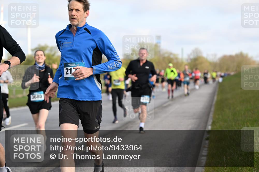 12.04.2026 - 45. Internationalen Wilhelmsburger Insellauf Dr. Thomas Lammeyer http://msf.ph/oto/9433964 12.04.2026 09:19:45 Laufen 3680, 21 meine-sportfotos.de