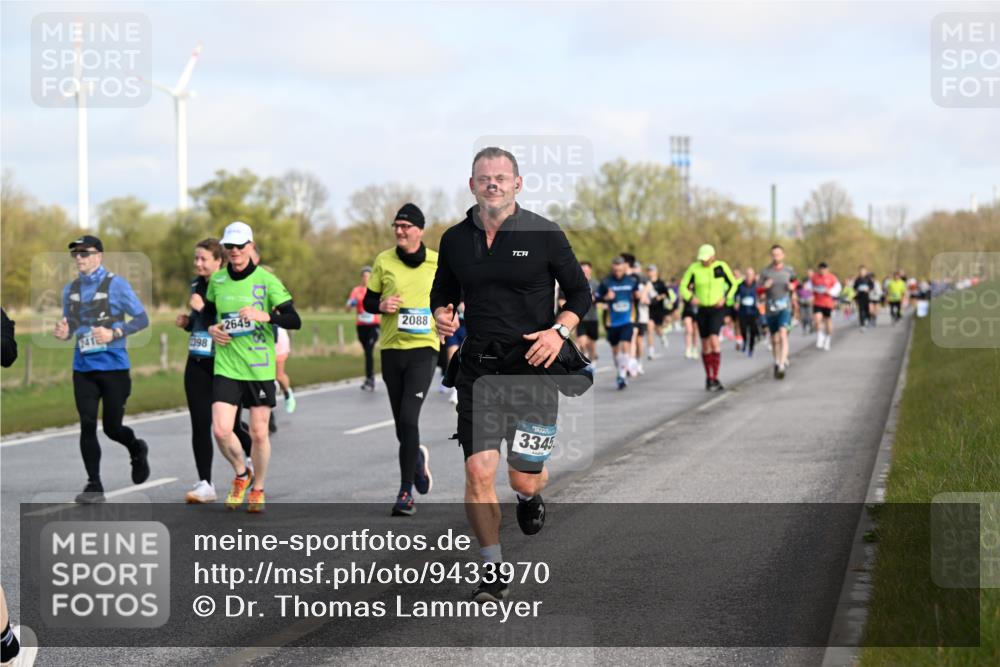 12.04.2026 - 45. Internationalen Wilhelmsburger Insellauf Dr. Thomas Lammeyer http://msf.ph/oto/9433970 12.04.2026 09:19:46 Laufen 241, 098, 2649, 2088, 3345 meine-sportfotos.de