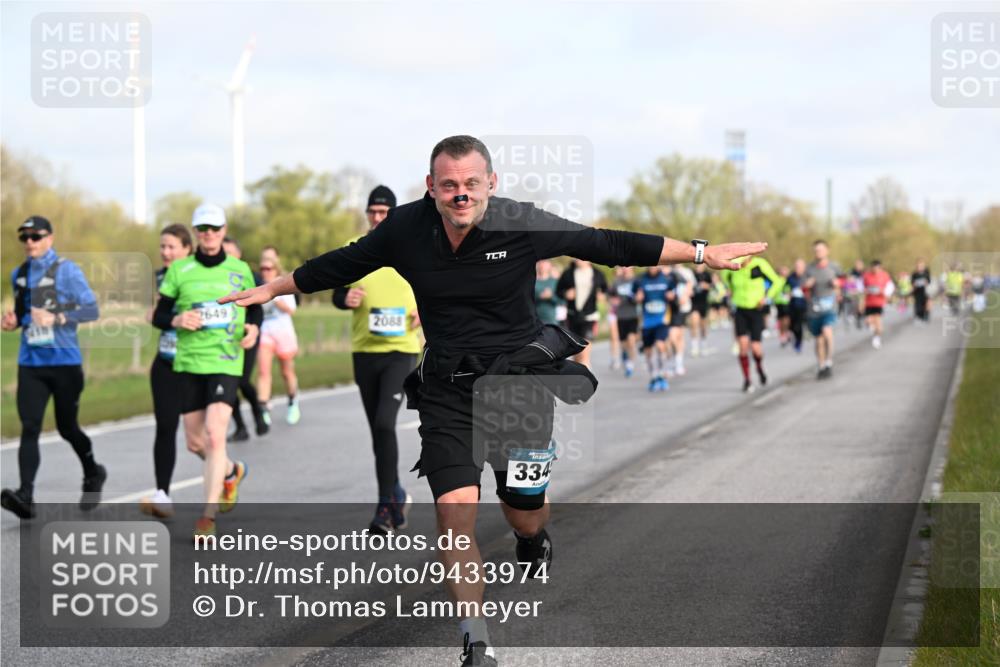 12.04.2026 - 45. Internationalen Wilhelmsburger Insellauf Dr. Thomas Lammeyer http://msf.ph/oto/9433974 12.04.2026 09:19:46 Laufen 2649, 2088, 334 meine-sportfotos.de