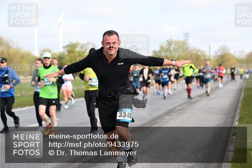 12.04.2026 - 45. Internationalen Wilhelmsburger Insellauf Dr. Thomas Lammeyer http://msf.ph/oto/9433975 12.04.2026 09:19:46 Laufen 2645, 2088, 3345 meine-sportfotos.de