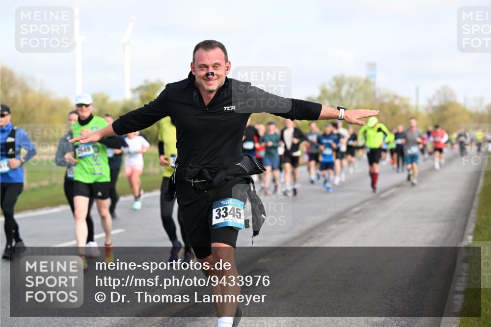 12.04.2026 - 45. Internationalen Wilhelmsburger Insellauf Dr. Thomas Lammeyer http://msf.ph/oto/9433976 12.04.2026 09:19:47 Laufen 26, 49, 3345 meine-sportfotos.de