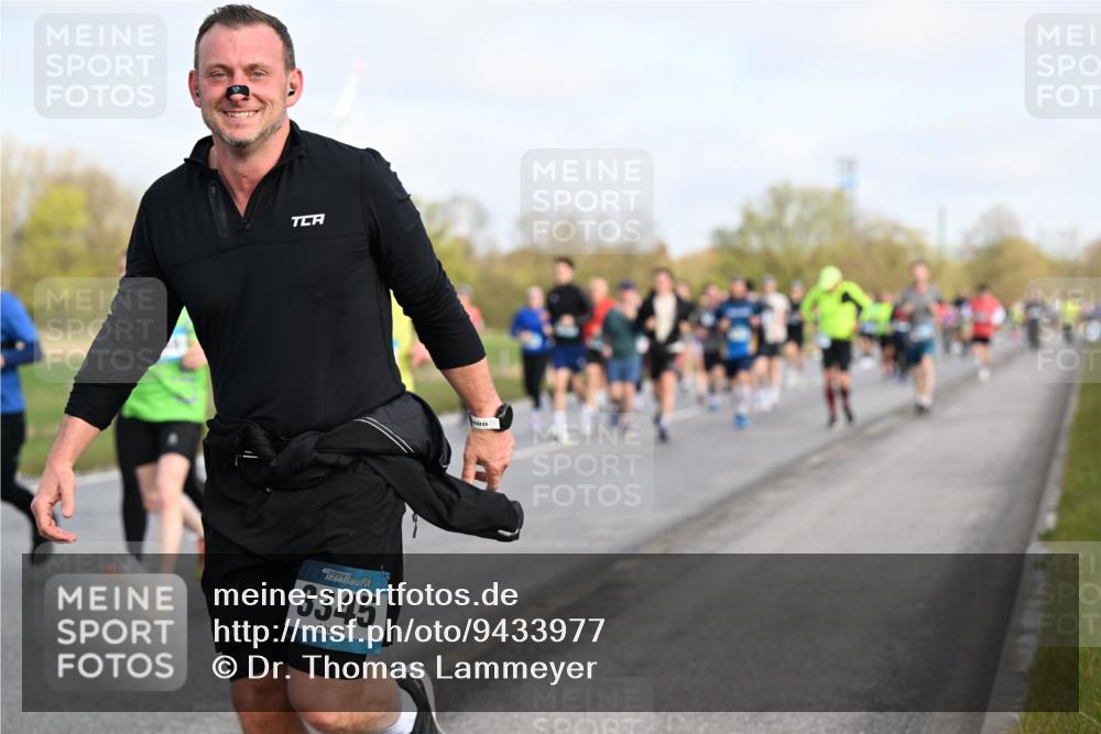 12.04.2026 - 45. Internationalen Wilhelmsburger Insellauf Dr. Thomas Lammeyer http://msf.ph/oto/9433977 12.04.2026 09:19:47 Laufen 3345 meine-sportfotos.de