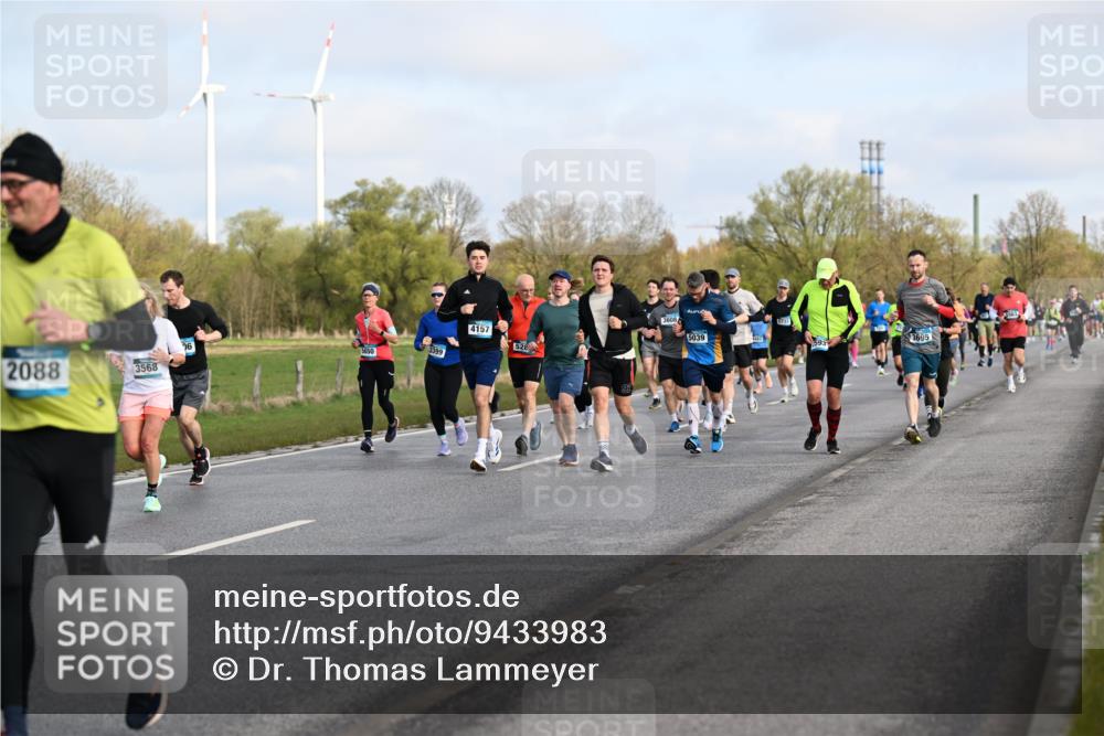 12.04.2026 - 45. Internationalen Wilhelmsburger Insellauf Dr. Thomas Lammeyer http://msf.ph/oto/9433983 12.04.2026 09:19:48 Laufen 2088, 3568, 26, 3399, 4157, 528, 5039, 593 meine-sportfotos.de