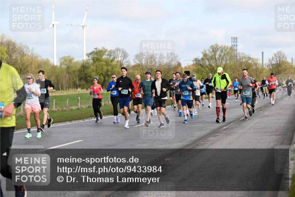 12.04.2026 - 45. Internationalen Wilhelmsburger Insellauf Dr. Thomas Lammeyer http://msf.ph/oto/9433984 12.04.2026 09:19:48 Laufen 3568, 2706, 4157, 3399, 5650, 5284, 92, 4482, 5039, 573, 59, 3695, 5563 meine-sportfotos.de