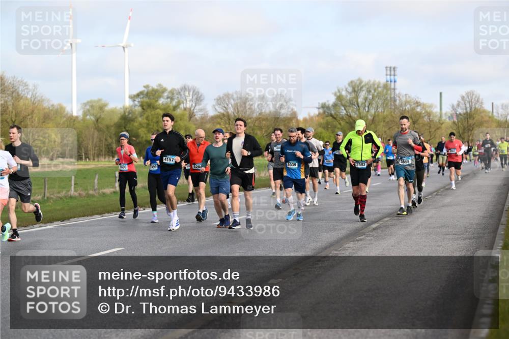 12.04.2026 - 45. Internationalen Wilhelmsburger Insellauf Dr. Thomas Lammeyer http://msf.ph/oto/9433986 12.04.2026 09:19:49 Laufen 5650, 3399, 4157, 5284, 360, 5039, 3695, 2593 meine-sportfotos.de