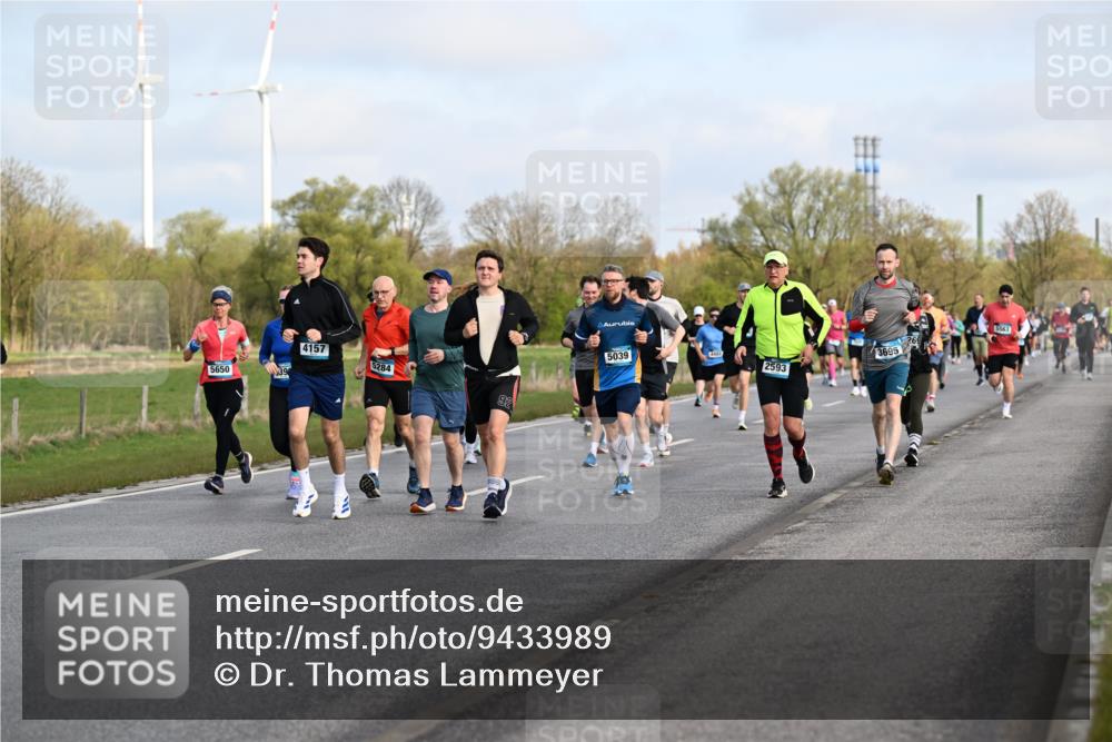 12.04.2026 - 45. Internationalen Wilhelmsburger Insellauf Dr. Thomas Lammeyer http://msf.ph/oto/9433989 12.04.2026 09:19:49 Laufen 5650, 39, 4157, 5284, 92, 5039, 5563, 3695, 2593 meine-sportfotos.de