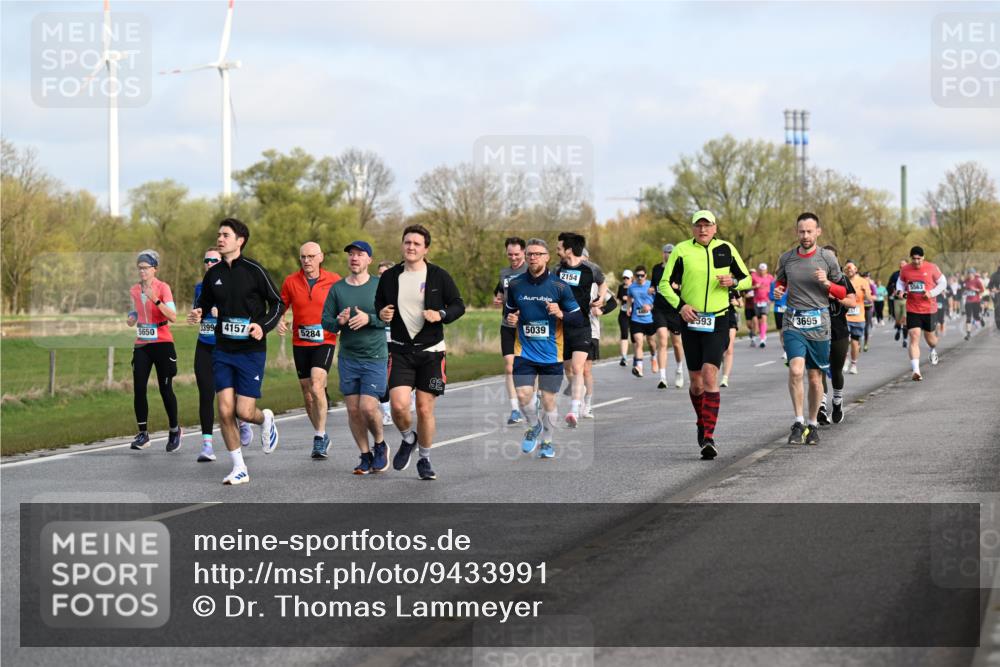 12.04.2026 - 45. Internationalen Wilhelmsburger Insellauf Dr. Thomas Lammeyer http://msf.ph/oto/9433991 12.04.2026 09:19:50 Laufen 3399, 4157, 5650, 5284, 92, 2154, 5039, 593, 3695, 5563 meine-sportfotos.de