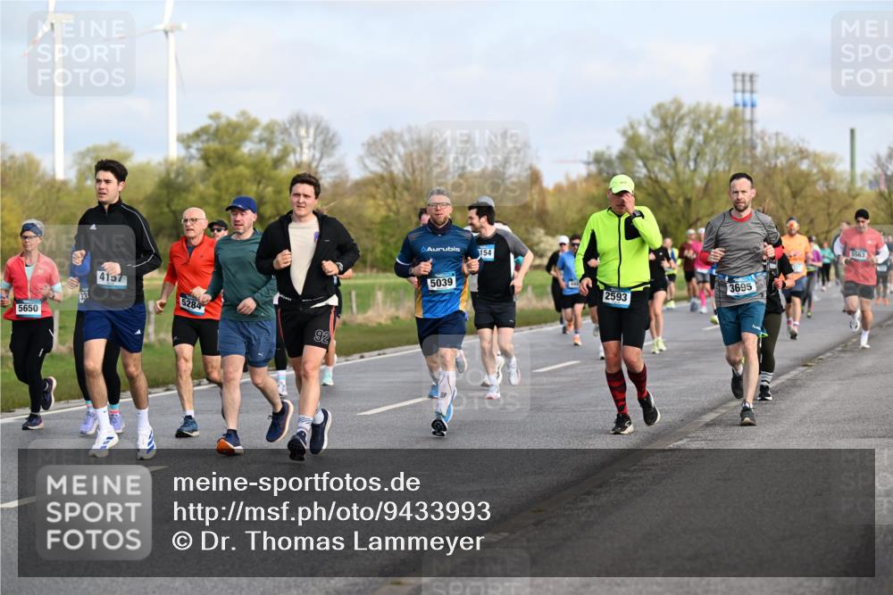 12.04.2026 - 45. Internationalen Wilhelmsburger Insellauf Dr. Thomas Lammeyer http://msf.ph/oto/9433993 12.04.2026 09:19:50 Laufen 33, 5650, 4157, 5284, 92, 5039, 154, 2593, 3695, 5563 meine-sportfotos.de