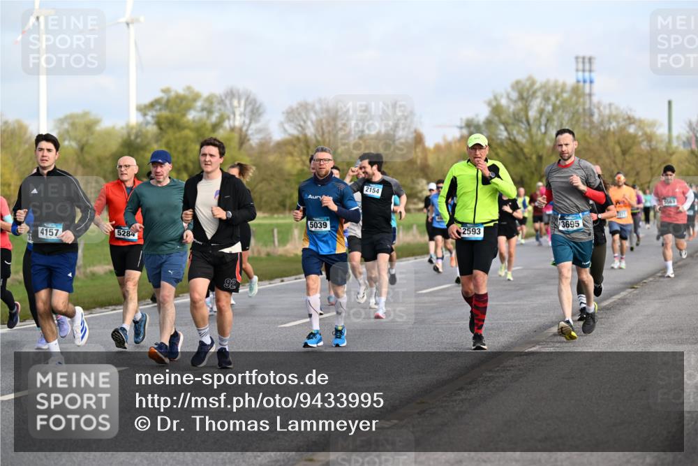 12.04.2026 - 45. Internationalen Wilhelmsburger Insellauf Dr. Thomas Lammeyer http://msf.ph/oto/9433995 12.04.2026 09:19:50 Laufen 5284, 4157, 92, 2154, 5039, 3695, 2593, 5563 meine-sportfotos.de