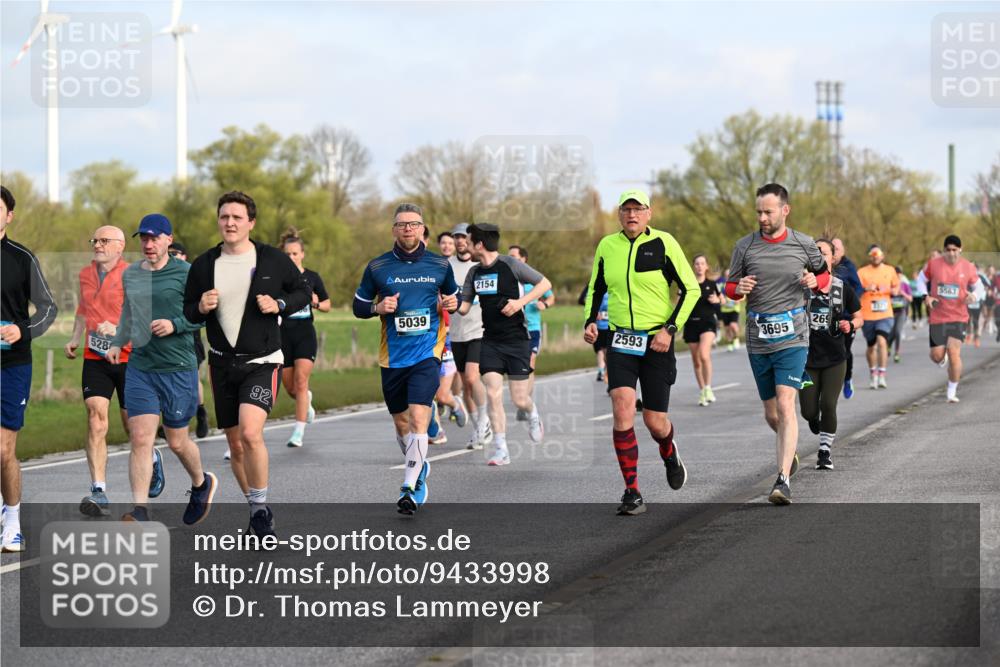 12.04.2026 - 45. Internationalen Wilhelmsburger Insellauf Dr. Thomas Lammeyer http://msf.ph/oto/9433998 12.04.2026 09:19:51 Laufen 528, 92, 5039, 2154, 269, 3695, 2593, 5563 meine-sportfotos.de