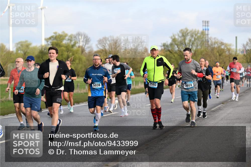 12.04.2026 - 45. Internationalen Wilhelmsburger Insellauf Dr. Thomas Lammeyer http://msf.ph/oto/9433999 12.04.2026 09:19:51 Laufen 84, 92, 29, 215, 5766, 5039, 2593, 3695, 5563 meine-sportfotos.de