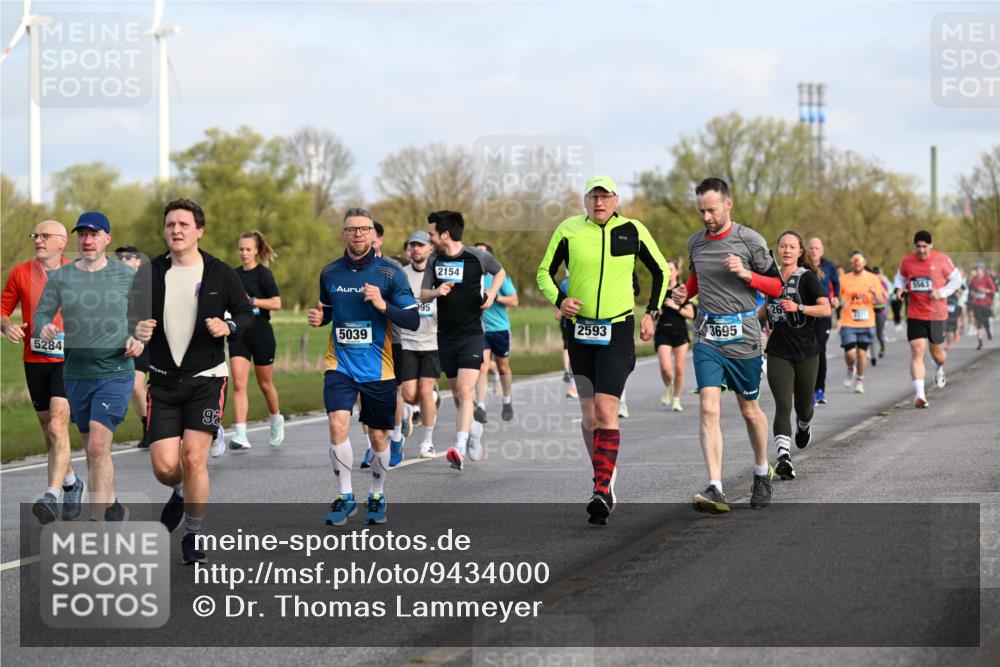 12.04.2026 - 45. Internationalen Wilhelmsburger Insellauf Dr. Thomas Lammeyer http://msf.ph/oto/9434000 12.04.2026 09:19:51 Laufen 5284, 92, 995, 5039, 2154, 2593, 3695, 26, 5563 meine-sportfotos.de