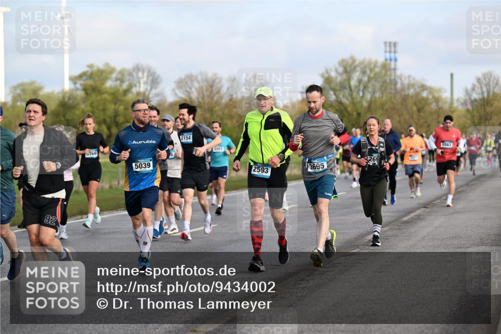 12.04.2026 - 45. Internationalen Wilhelmsburger Insellauf Dr. Thomas Lammeyer http://msf.ph/oto/9434002 12.04.2026 09:19:51 Laufen 92, 2154, 766, 5039, 3952, 2593, 3695, 269, 5563 meine-sportfotos.de