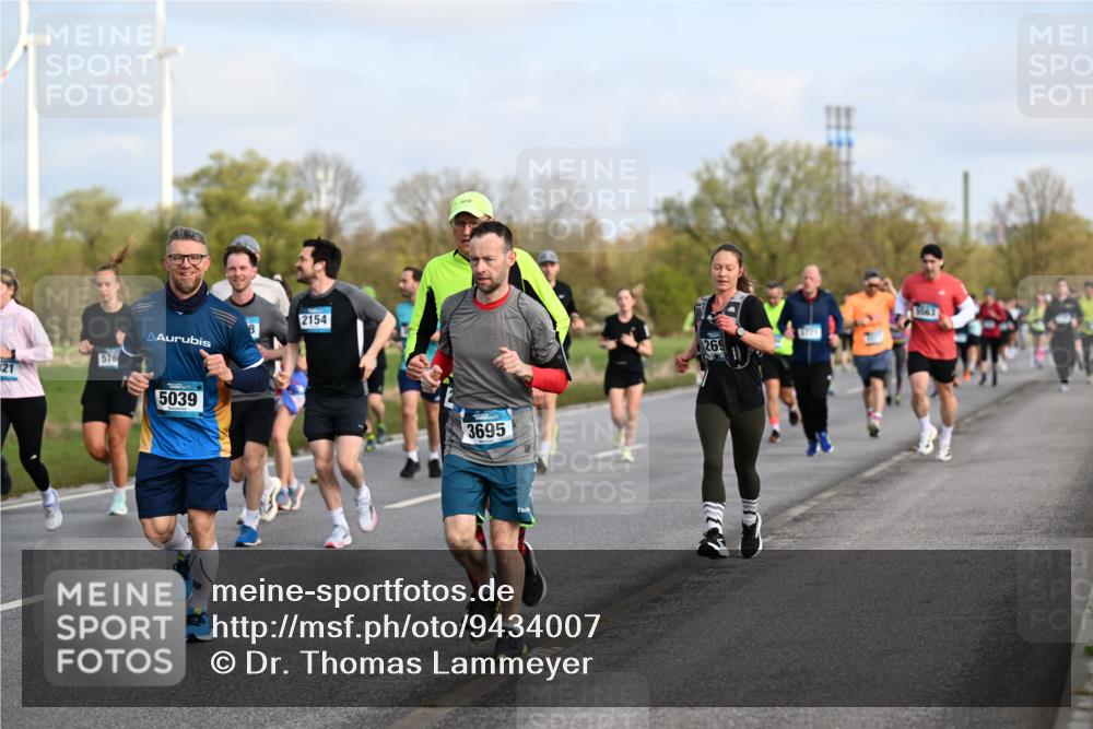 12.04.2026 - 45. Internationalen Wilhelmsburger Insellauf Dr. Thomas Lammeyer http://msf.ph/oto/9434007 12.04.2026 09:19:52 Laufen 576, 21, 2154, 5039, 3695, 269 meine-sportfotos.de