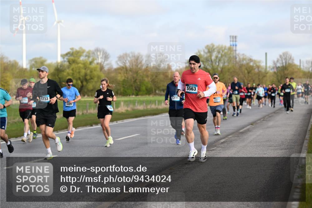 12.04.2026 - 45. Internationalen Wilhelmsburger Insellauf Dr. Thomas Lammeyer http://msf.ph/oto/9434024 12.04.2026 09:19:56 Laufen 3722, 5732, 4482, 366, 5771, 5563, 2371 meine-sportfotos.de