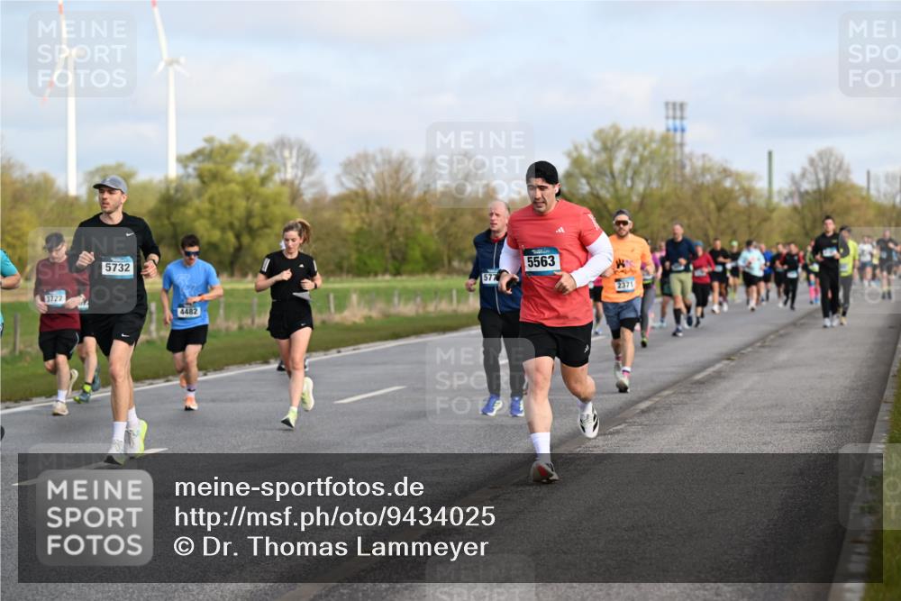 12.04.2026 - 45. Internationalen Wilhelmsburger Insellauf Dr. Thomas Lammeyer http://msf.ph/oto/9434025 12.04.2026 09:19:56 Laufen 3722, 5732, 4482, 5563, 577, 2371 meine-sportfotos.de