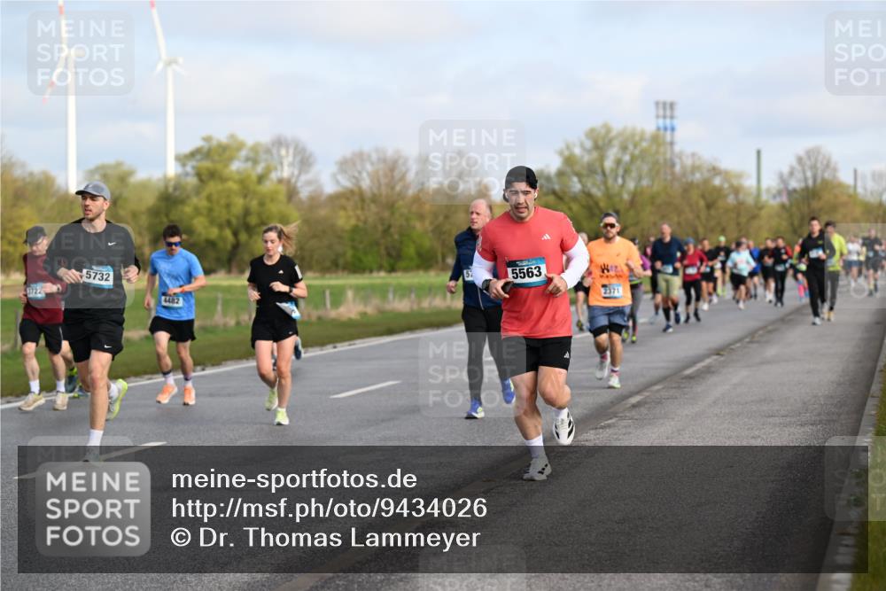12.04.2026 - 45. Internationalen Wilhelmsburger Insellauf Dr. Thomas Lammeyer http://msf.ph/oto/9434026 12.04.2026 09:19:56 Laufen 8722, 5732, 4482, 57, 5563, 2371 meine-sportfotos.de