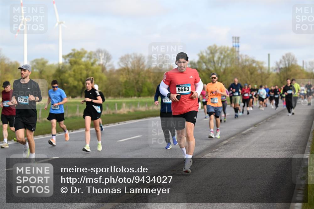 12.04.2026 - 45. Internationalen Wilhelmsburger Insellauf Dr. Thomas Lammeyer http://msf.ph/oto/9434027 12.04.2026 09:19:56 Laufen 5732, 422, 5771, 5563, 2371 meine-sportfotos.de