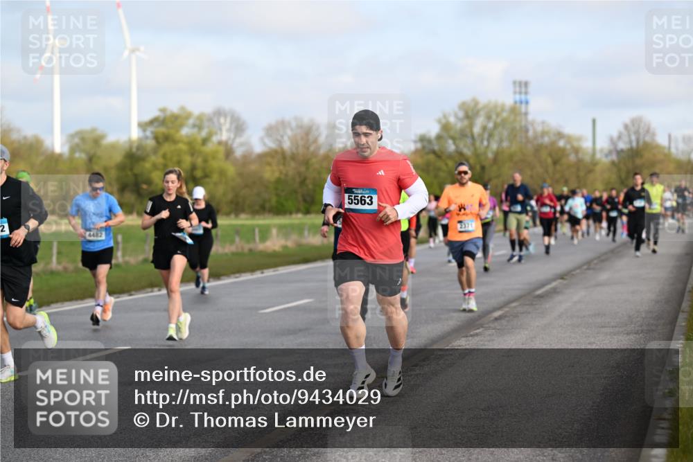 12.04.2026 - 45. Internationalen Wilhelmsburger Insellauf Dr. Thomas Lammeyer http://msf.ph/oto/9434029 12.04.2026 09:19:57 Laufen 2, 4482, 5563, 2371 meine-sportfotos.de