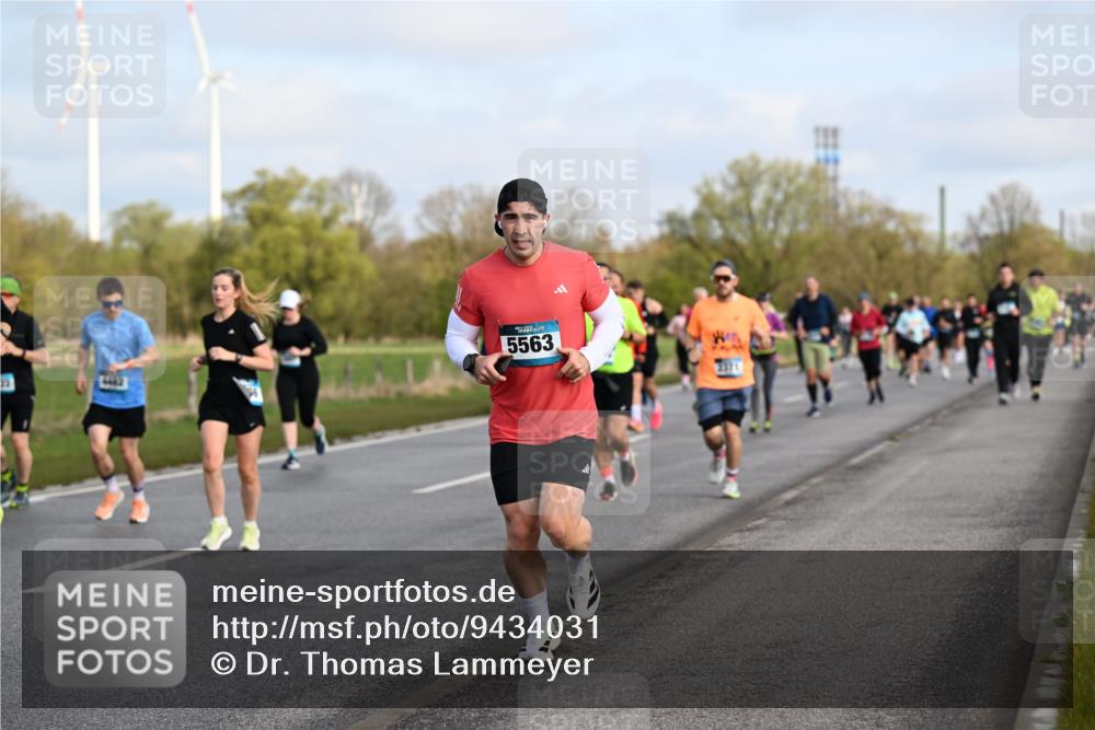 12.04.2026 - 45. Internationalen Wilhelmsburger Insellauf Dr. Thomas Lammeyer http://msf.ph/oto/9434031 12.04.2026 09:19:57 Laufen 4482, 5563 meine-sportfotos.de