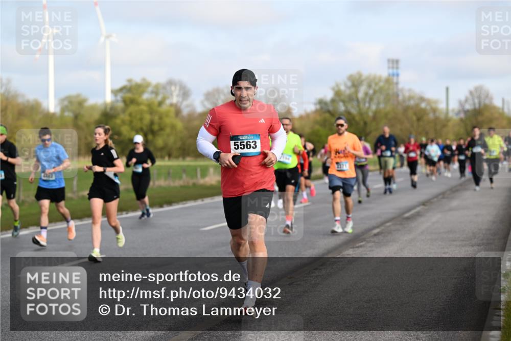 12.04.2026 - 45. Internationalen Wilhelmsburger Insellauf Dr. Thomas Lammeyer http://msf.ph/oto/9434032 12.04.2026 09:19:57 Laufen 4422, 5563 meine-sportfotos.de