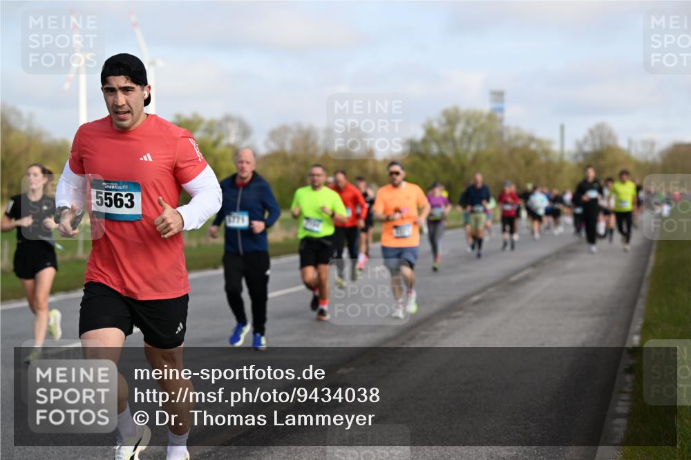 12.04.2026 - 45. Internationalen Wilhelmsburger Insellauf Dr. Thomas Lammeyer http://msf.ph/oto/9434038 12.04.2026 09:19:58 Laufen 5563, 1771 meine-sportfotos.de