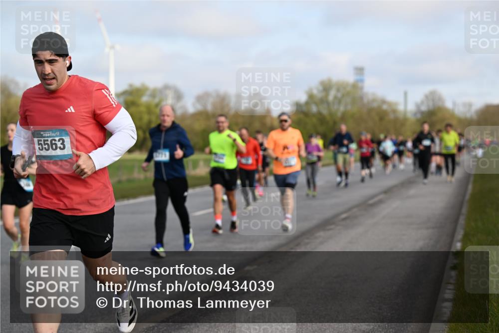12.04.2026 - 45. Internationalen Wilhelmsburger Insellauf Dr. Thomas Lammeyer http://msf.ph/oto/9434039 12.04.2026 09:19:58 Laufen 5563, 1774 meine-sportfotos.de