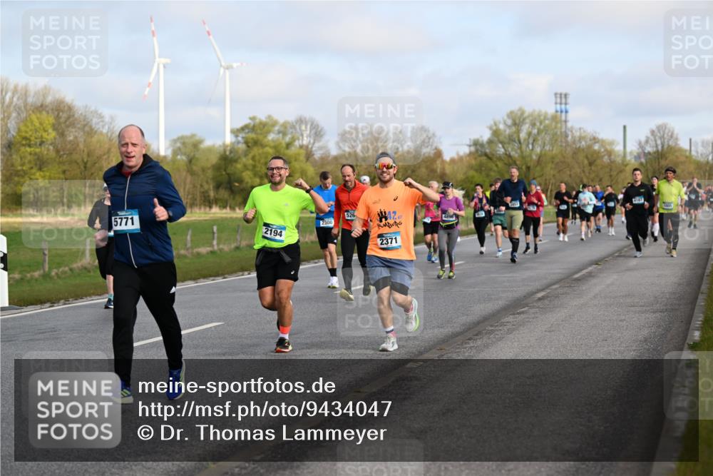 12.04.2026 - 45. Internationalen Wilhelmsburger Insellauf Dr. Thomas Lammeyer http://msf.ph/oto/9434047 12.04.2026 09:20:00 Laufen 5771, 2194, 2300, 526, 2371, 4107 meine-sportfotos.de