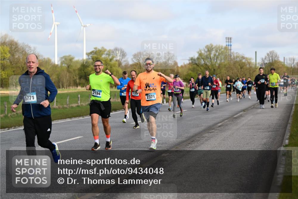 12.04.2026 - 45. Internationalen Wilhelmsburger Insellauf Dr. Thomas Lammeyer http://msf.ph/oto/9434048 12.04.2026 09:20:00 Laufen 2194, 230, 5771, 5268, 424, 2371 meine-sportfotos.de