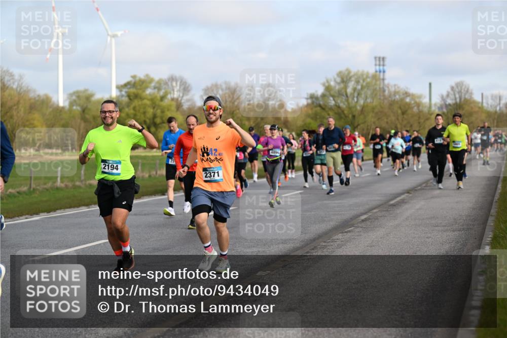 12.04.2026 - 45. Internationalen Wilhelmsburger Insellauf Dr. Thomas Lammeyer http://msf.ph/oto/9434049 12.04.2026 09:20:00 Laufen 2194, 42, 2371, 4896 meine-sportfotos.de