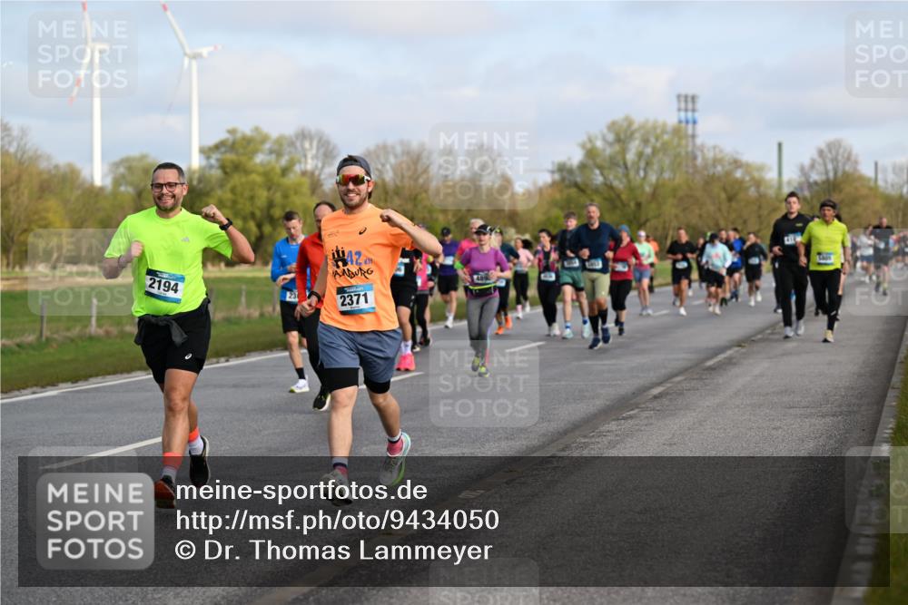 12.04.2026 - 45. Internationalen Wilhelmsburger Insellauf Dr. Thomas Lammeyer http://msf.ph/oto/9434050 12.04.2026 09:20:00 Laufen 2194, 2371, 489 meine-sportfotos.de