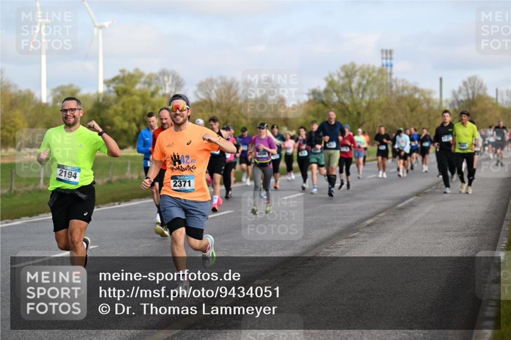 12.04.2026 - 45. Internationalen Wilhelmsburger Insellauf Dr. Thomas Lammeyer http://msf.ph/oto/9434051 12.04.2026 09:20:00 Laufen 2194, 42, 2371, 4894 meine-sportfotos.de