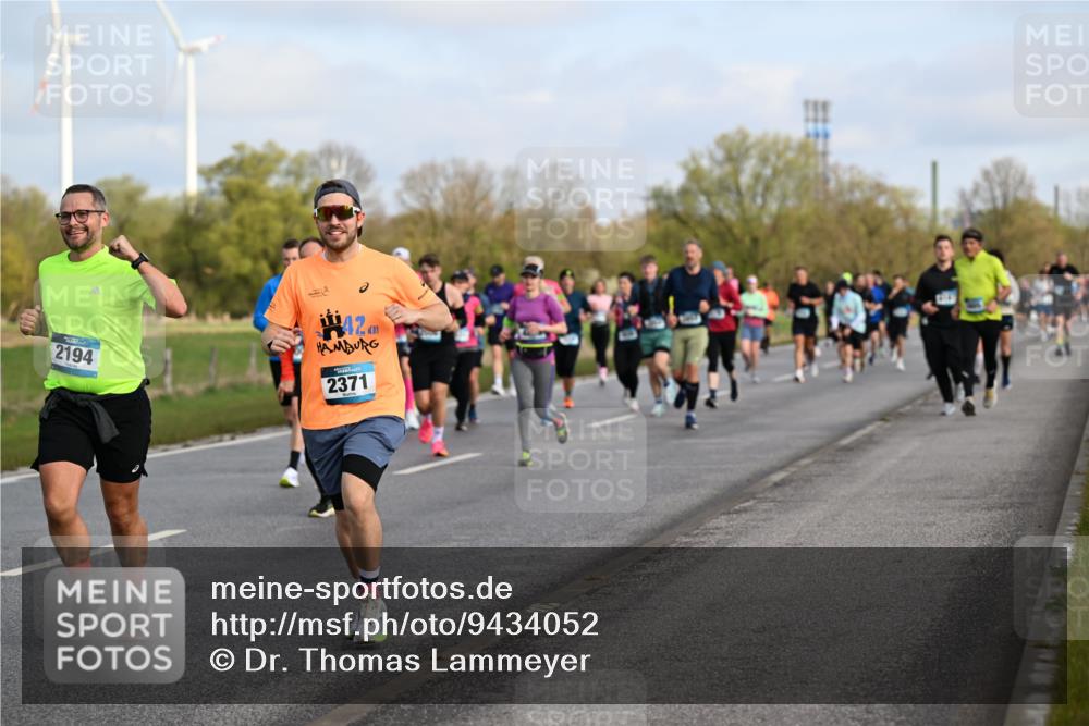 12.04.2026 - 45. Internationalen Wilhelmsburger Insellauf Dr. Thomas Lammeyer http://msf.ph/oto/9434052 12.04.2026 09:20:00 Laufen 2194, 42, 2371 meine-sportfotos.de