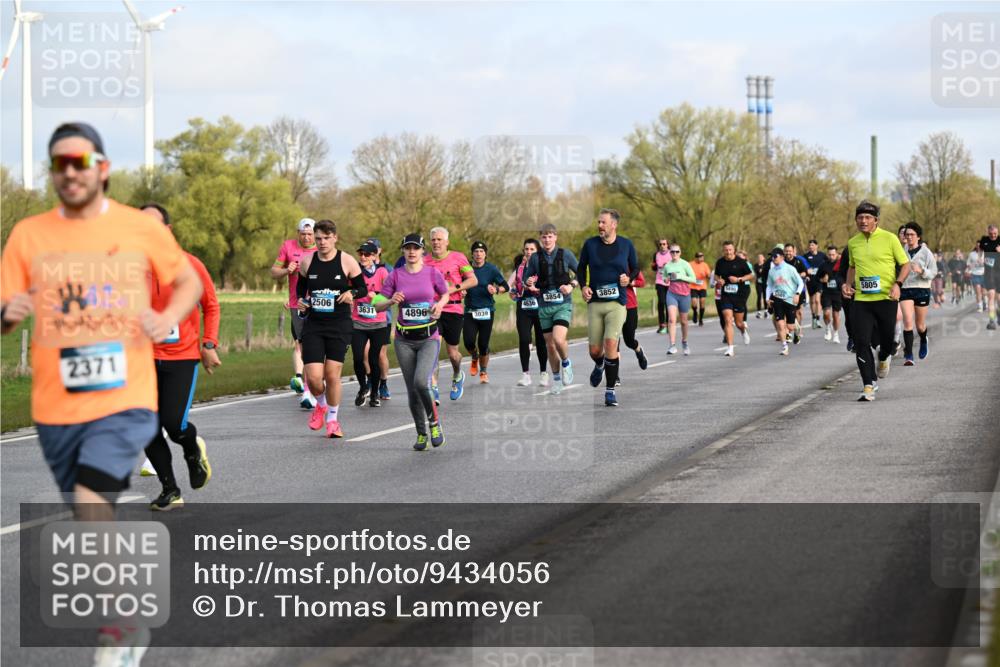 12.04.2026 - 45. Internationalen Wilhelmsburger Insellauf Dr. Thomas Lammeyer http://msf.ph/oto/9434056 12.04.2026 09:20:01 Laufen 2506, 3854, 3852, 5490, 3631, 4896, 4636, 5805, 3039, 2371 meine-sportfotos.de