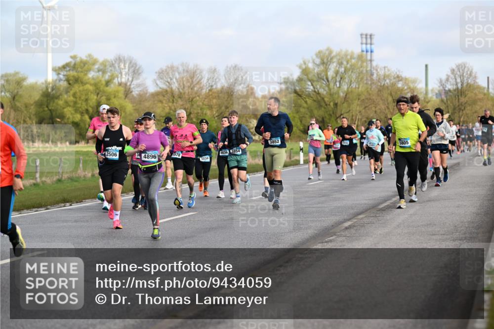 12.04.2026 - 45. Internationalen Wilhelmsburger Insellauf Dr. Thomas Lammeyer http://msf.ph/oto/9434059 12.04.2026 09:20:02 Laufen 3852, 5805, 3601, 2506, 4636, 3854, 34896, 5578, 3039 meine-sportfotos.de