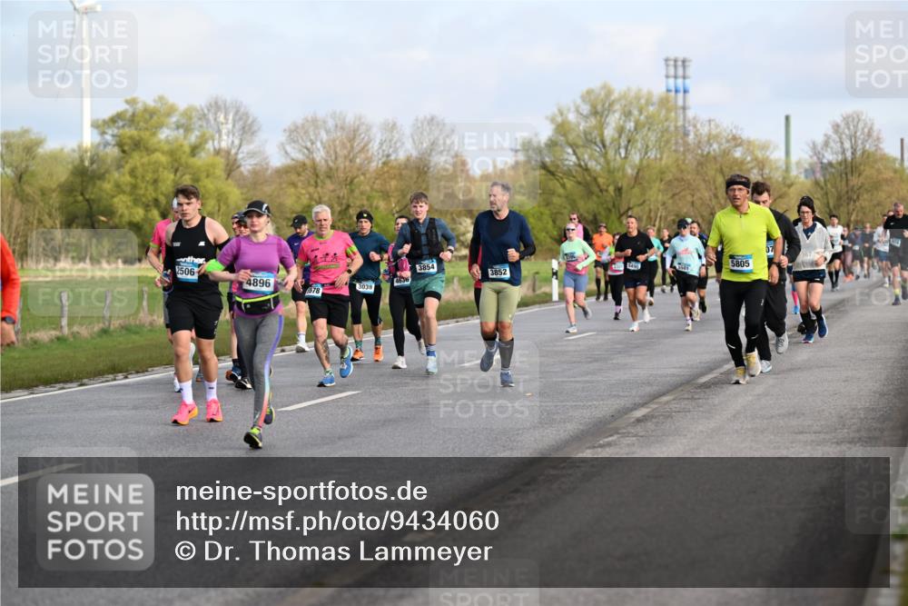 12.04.2026 - 45. Internationalen Wilhelmsburger Insellauf Dr. Thomas Lammeyer http://msf.ph/oto/9434060 12.04.2026 09:20:02 Laufen 07, 2506, 3854, 3120, 5490, 5501, 5805, 3852, 4896, 4636, 3039, 578 meine-sportfotos.de